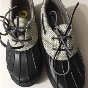 Sperry topsider rain shoes. Size 5. New
